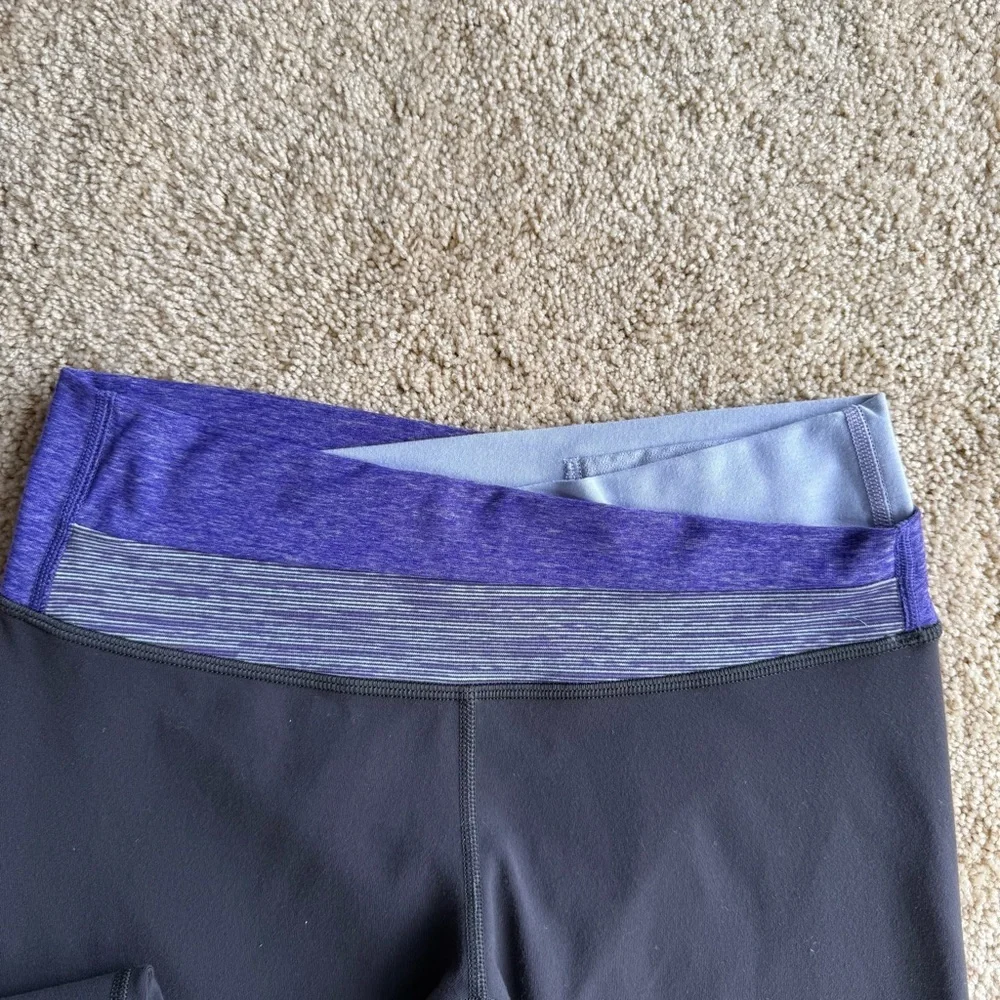 Lululemon Crop Leggings Size 4 Black Purple High Rise Yoga Gym Athleisure